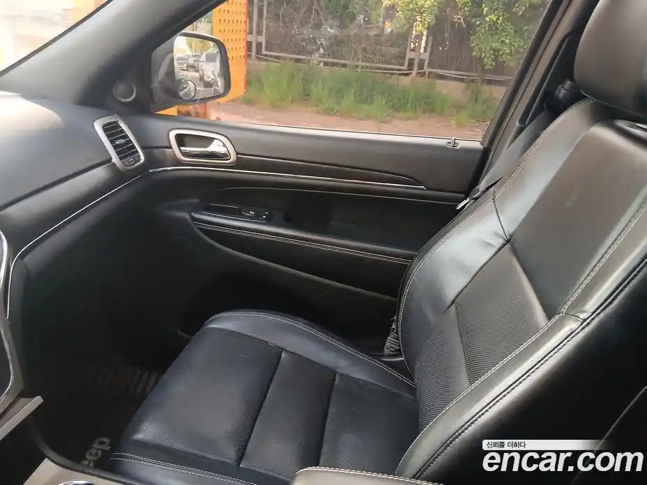 Jeep Cherokee 2014 2.0 гидро в Москве № 1624300, фото 15