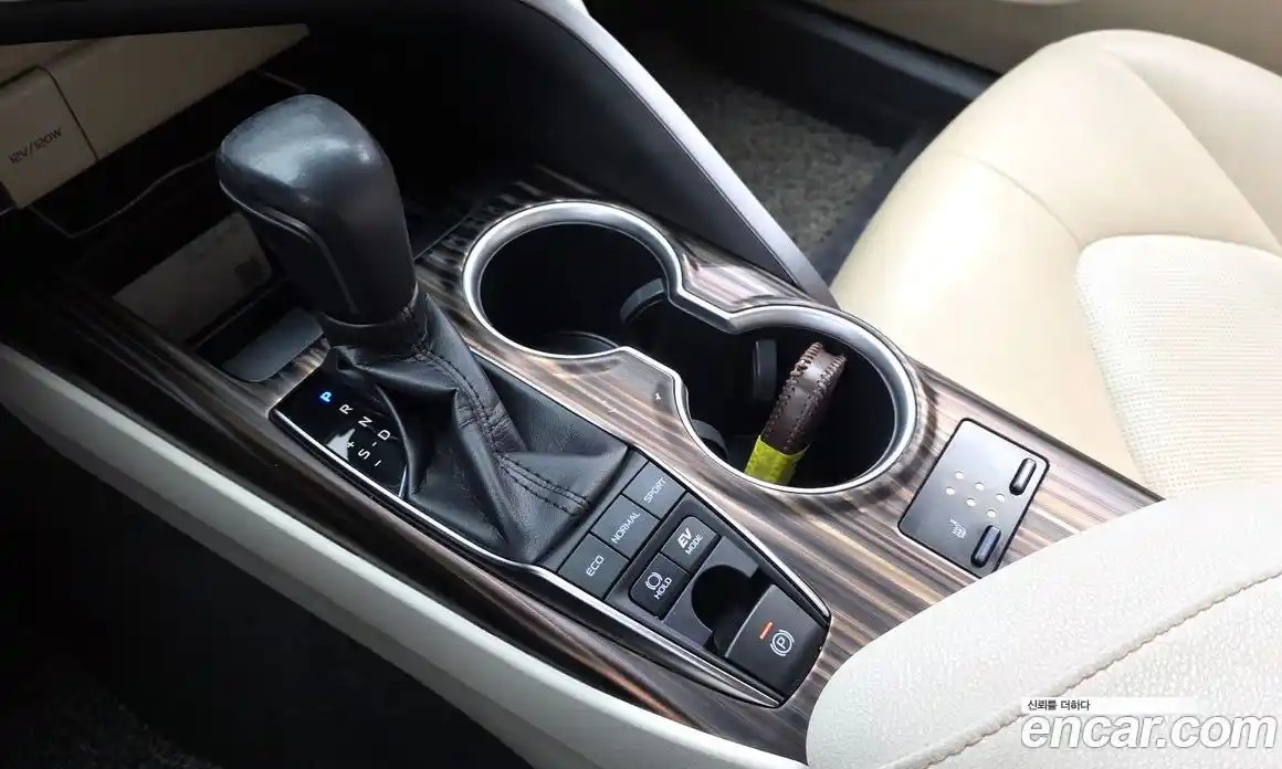 Toyota Camry 2018 2.5 гидро в Москве № 1624413, фото 9