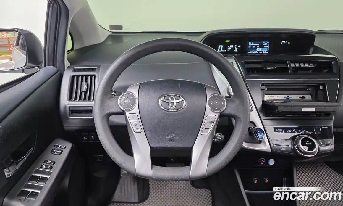 Toyota Prius 2015 1.8 гидро в Москве № 1624415, фото 13