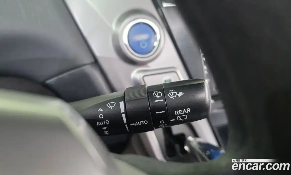 Toyota Prius 2015 1.8 гидро в Москве № 1624415, фото 17