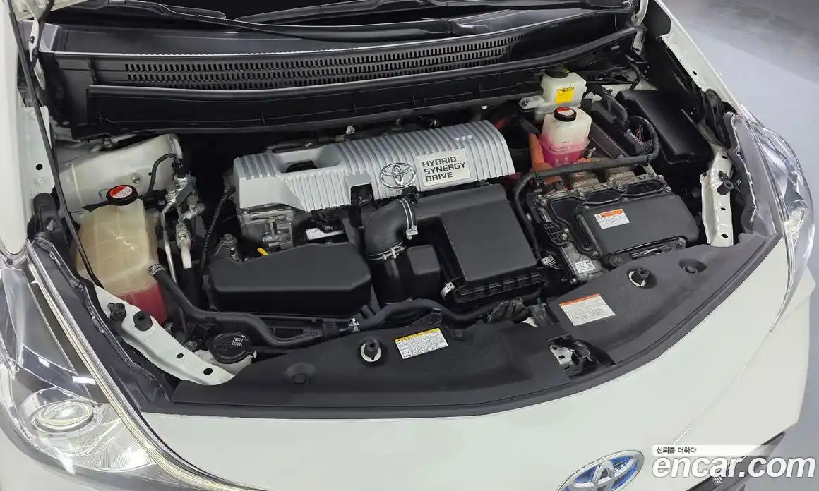 Toyota Prius 2015 1.8 гидро в Москве № 1624415, фото 6