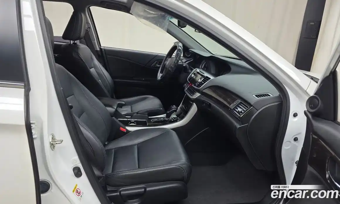 Honda Accord 2014 2.4 гидро в Москве № 1624670, фото 11