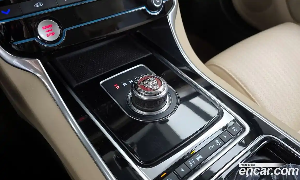 Jaguar XF 2016 2.0 гидро в Москве № 1625582, фото 9