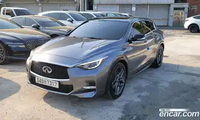 Infiniti Q30 2.0 Premium