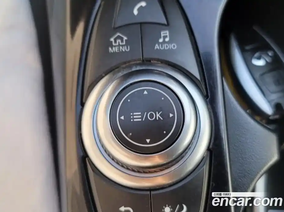 Infiniti Q30 2017 2.0 гидро в Москве № 1625776, фото 20