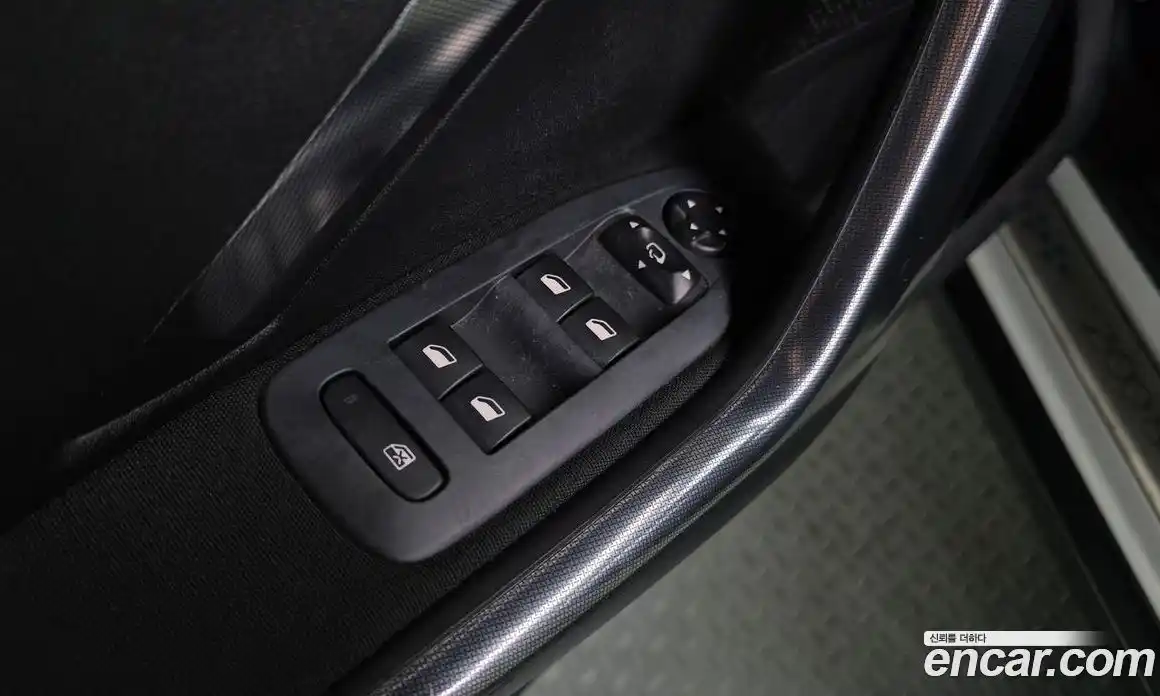 Peugeot 2008 2016 1.6 гидро в Москве № 1625880, фото 17