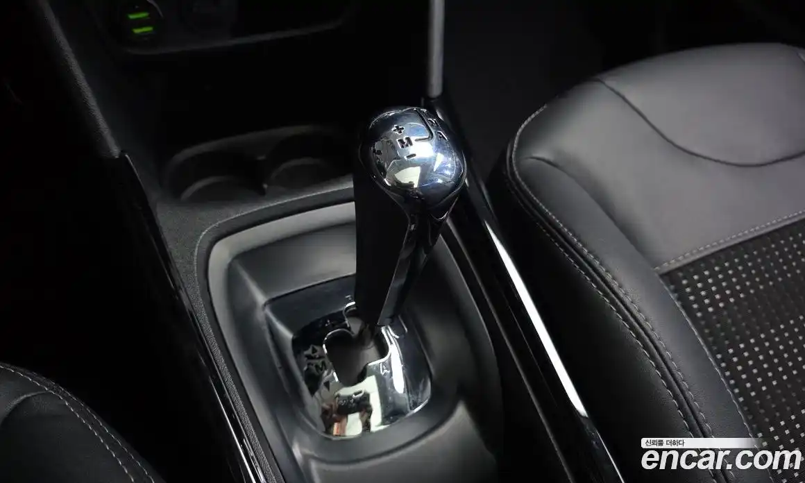 Peugeot 2008 2016 1.6 гидро в Москве № 1625880, фото 9