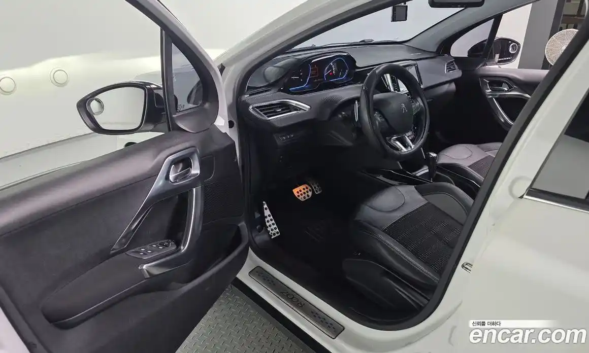 Peugeot 2008 2016 1.6 гидро в Москве № 1625880, фото 10