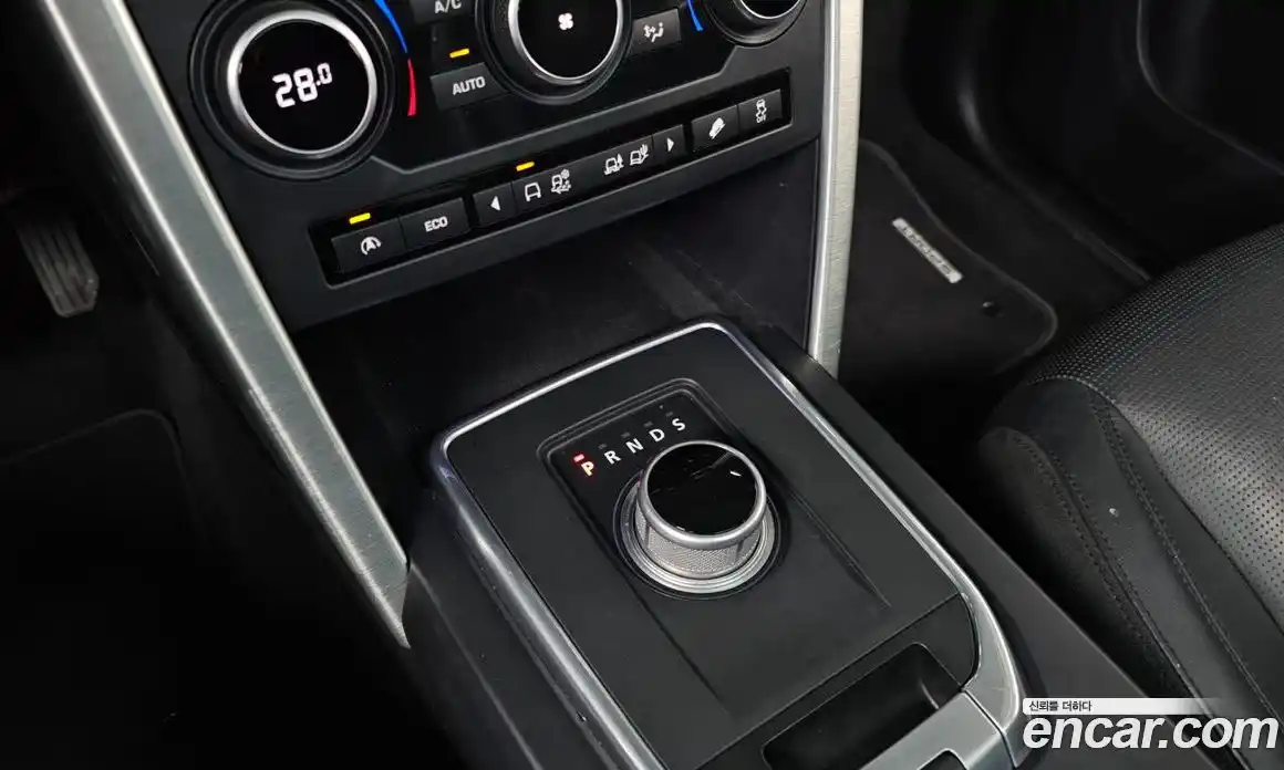 Land Rover Discovery Sport 2016 2.0 гидро в Москве № 166648, фото 9
