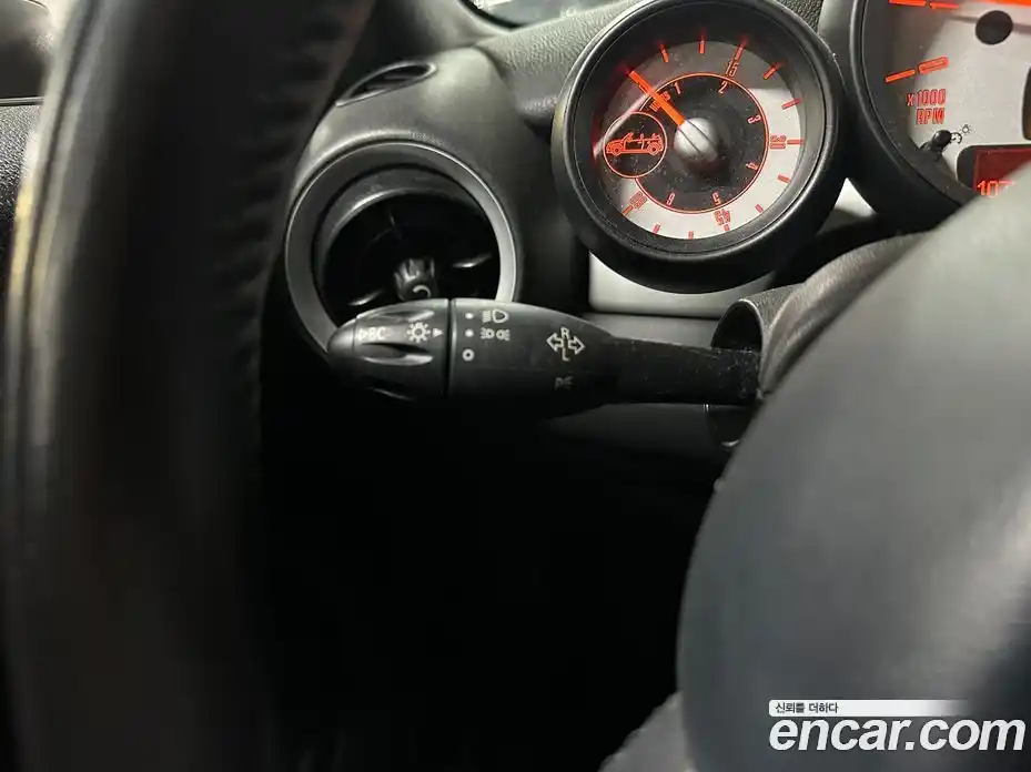 Mini Cooper Convertible 2011 1.6 гидро в Москве № 188786, фото 18