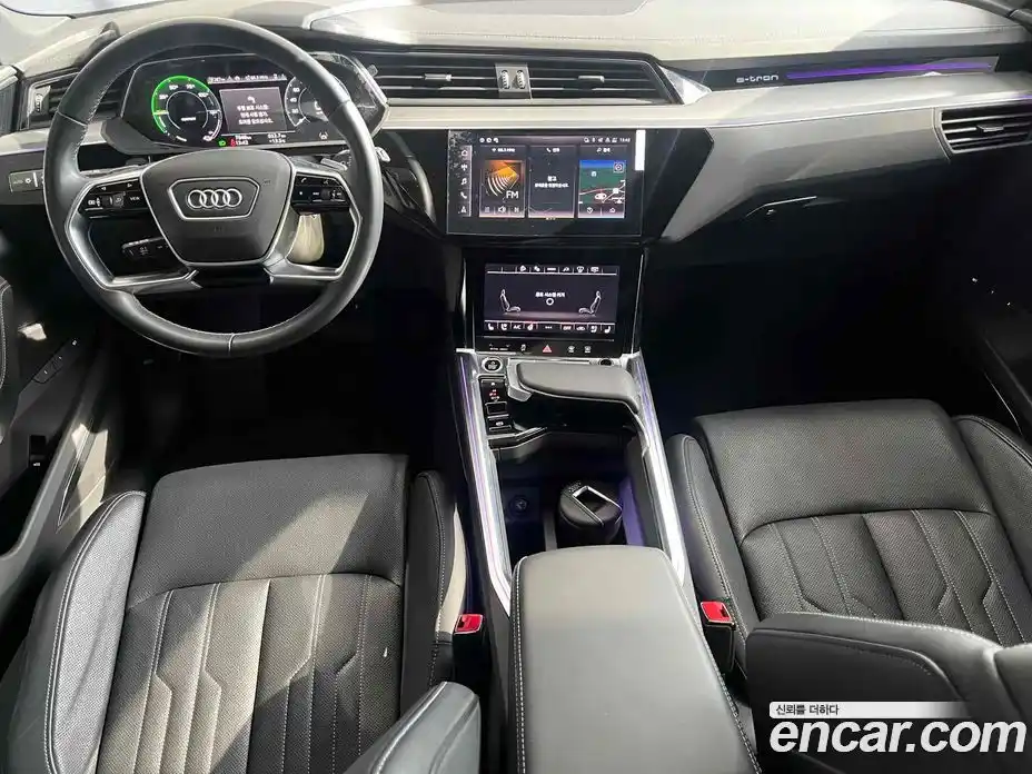 Audi Q8 e-tron 2024 гидро в Москве № 230277, фото 6