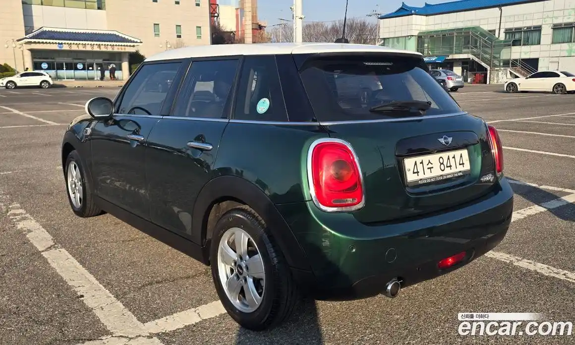Mini Cooper 2017 2.0 гидро в Москве № 499395, фото 4