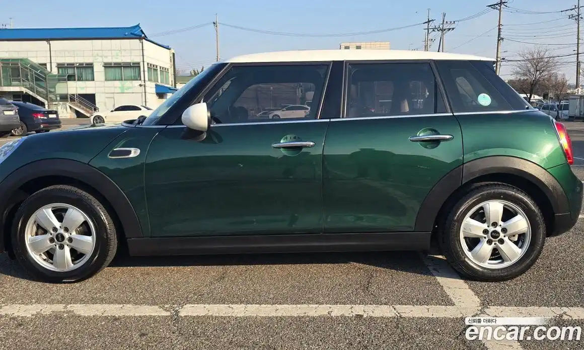 Mini Cooper 2017 2.0 гидро в Москве № 499395, фото 6