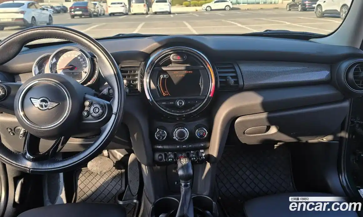 Mini Cooper 2017 2.0 гидро в Москве № 499395, фото 7