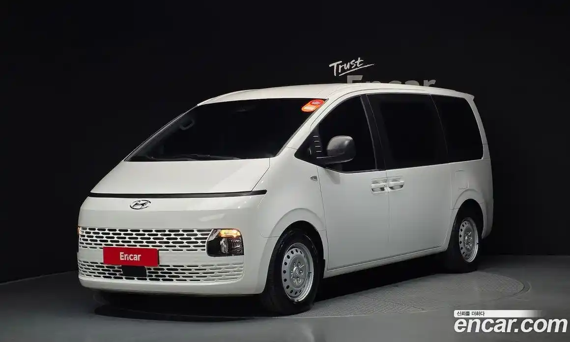 Hyundai Staria 2022 2.2 гидро, фото 1