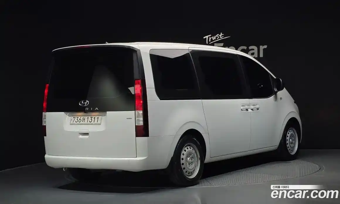 Hyundai Staria 2022 2.2 гидро, фото 2