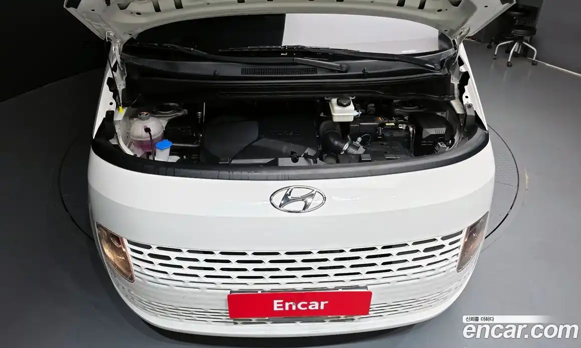 Hyundai Staria 2022 2.2 гидро, фото 6