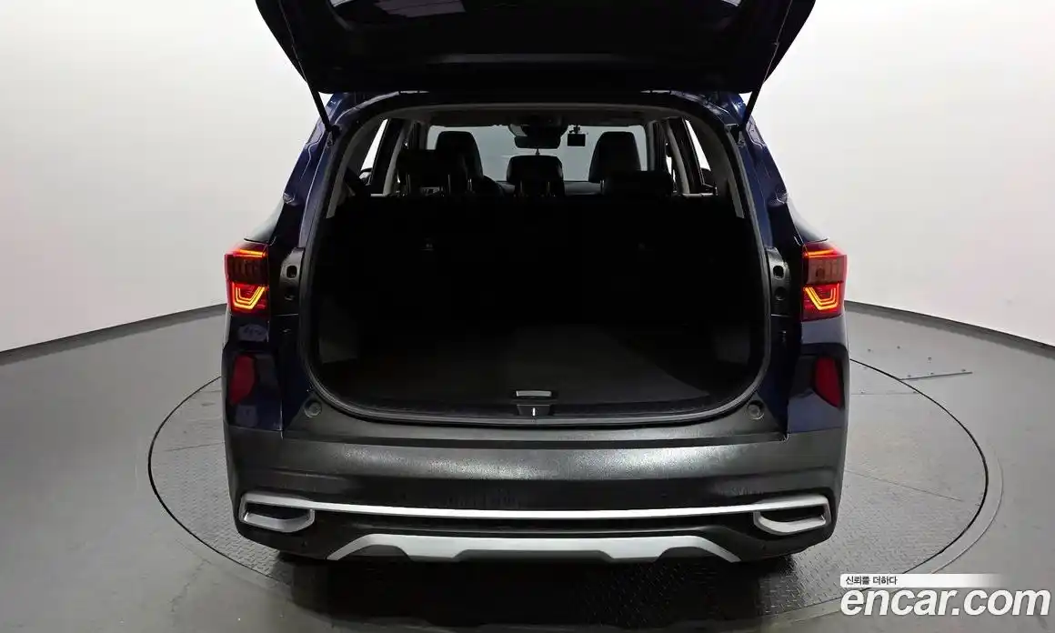 Kia Seltos 2021 1.6 гидро в Москве № 1611603, фото 20