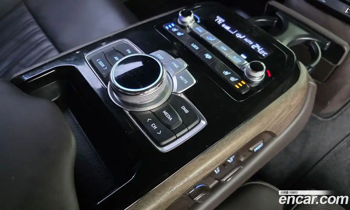 Genesis G90 2018 3.3 гидро в Москве № 1612276, фото 18