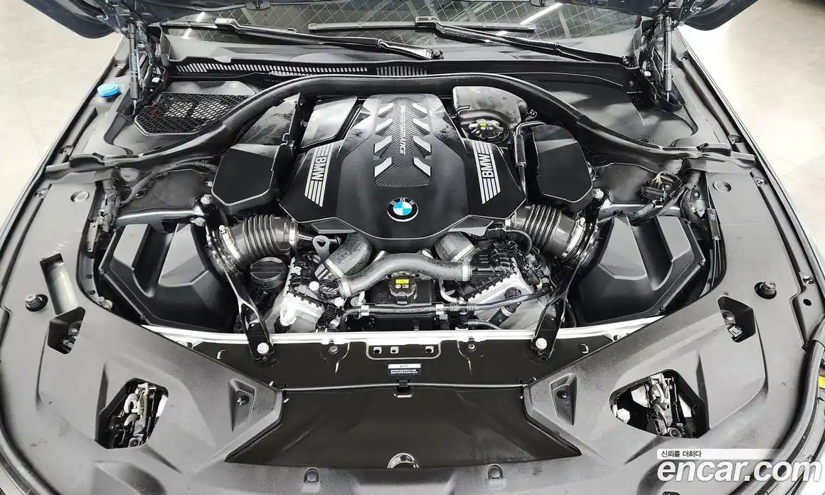 BMW 8-Series 2023 4.4 гидро в Москве № 1616291, фото 6
