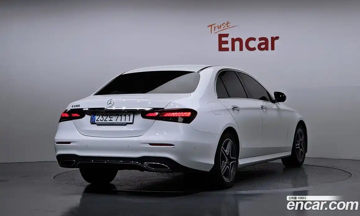 Mercedes-Benz E-Class 2023 2.0 гидро в Москве № 1616747, фото 2