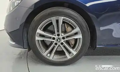 Mercedes-Benz E-Class 2022 2.0 гидро в Москве № 1617314, миниатюра 5