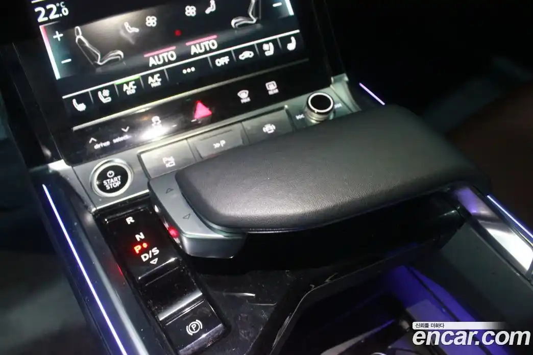 Audi Q8 e-tron 2024 гидро в Москве № 1618260, фото 10