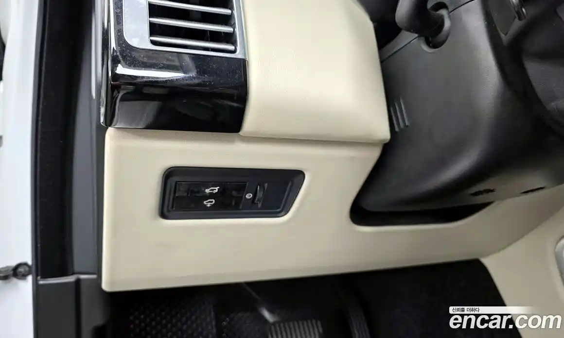 Land Rover Range-Rover 2014 4.4 гидро в Москве № 1619685, фото 16
