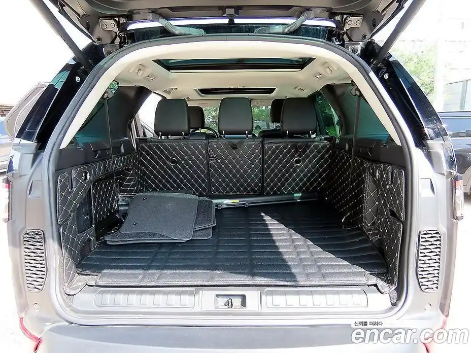 Land Rover Discovery 2018 2.0 гидро в Москве № 1619847, фото 18