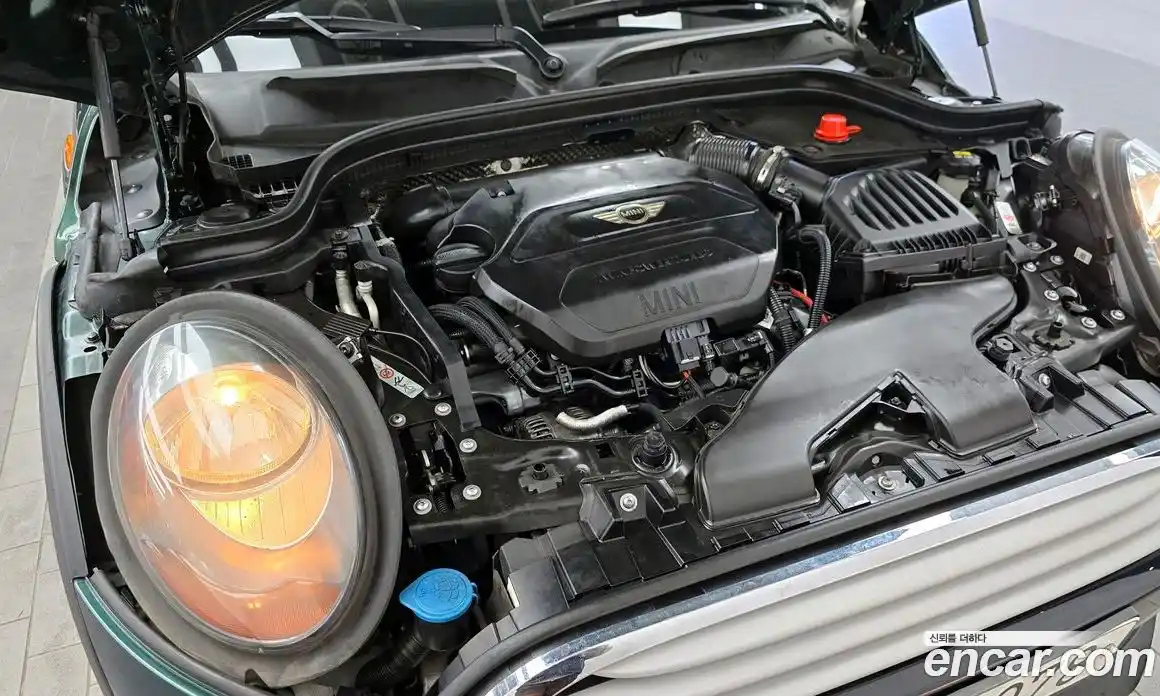 Mini Cooper 2014 1.5 гидро в Москве № 1621913, фото 6