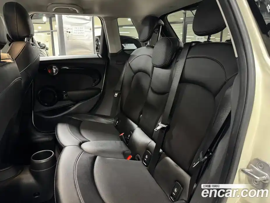 Mini Cooper 2017 1.5 гидро в Москве № 1622276, фото 15