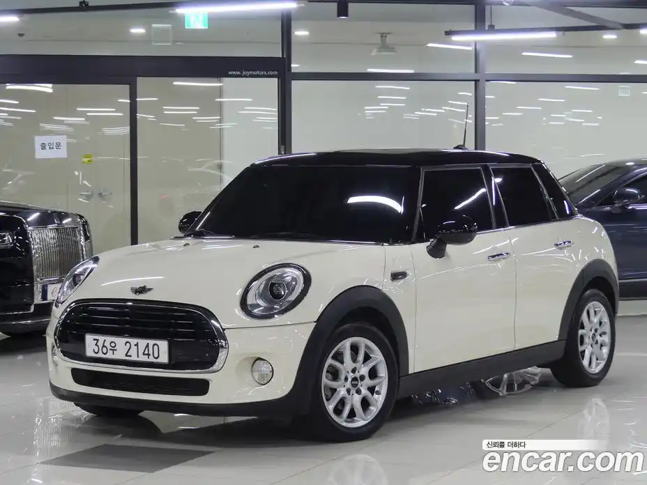 Mini Cooper 2017 1.5 гидро в Москве № 1622276, фото 2