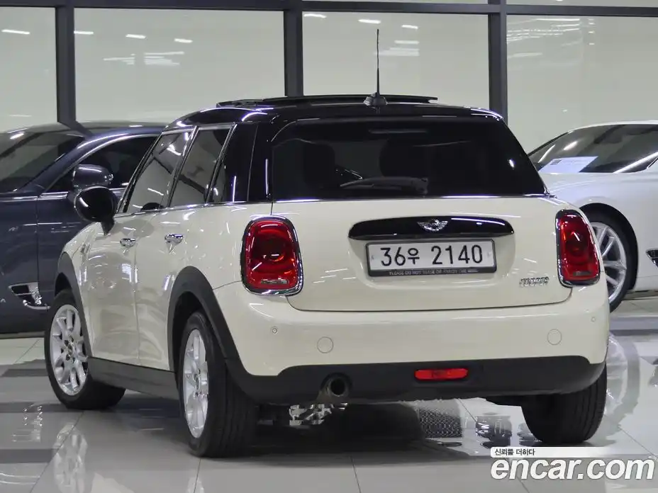 Mini Cooper 2017 1.5 гидро в Москве № 1622276, фото 4