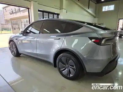 Tesla Model Y 2026 гидро в Москве № 1622364, миниатюра 3