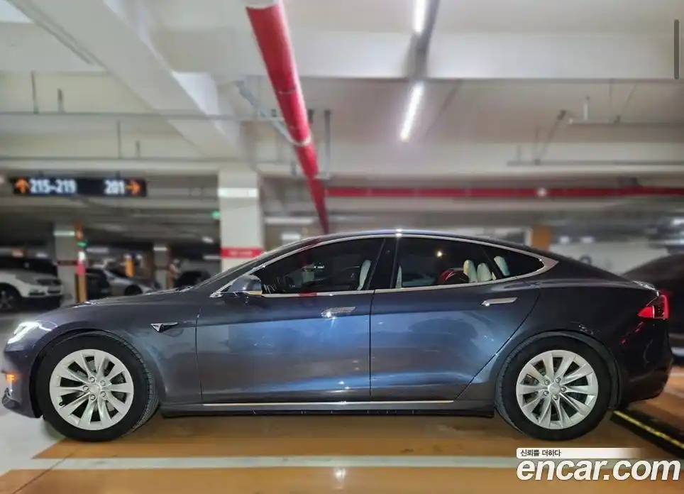 Tesla Model S 2017 гидро в Москве № 1622638, фото 1