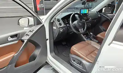 Volkswagen Tiguan 2014 2.0 гидро в Москве № 1623493, миниатюра 10