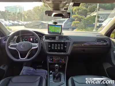 Volkswagen Tiguan 2022 2.0 гидро в Москве № 1623646, миниатюра 12