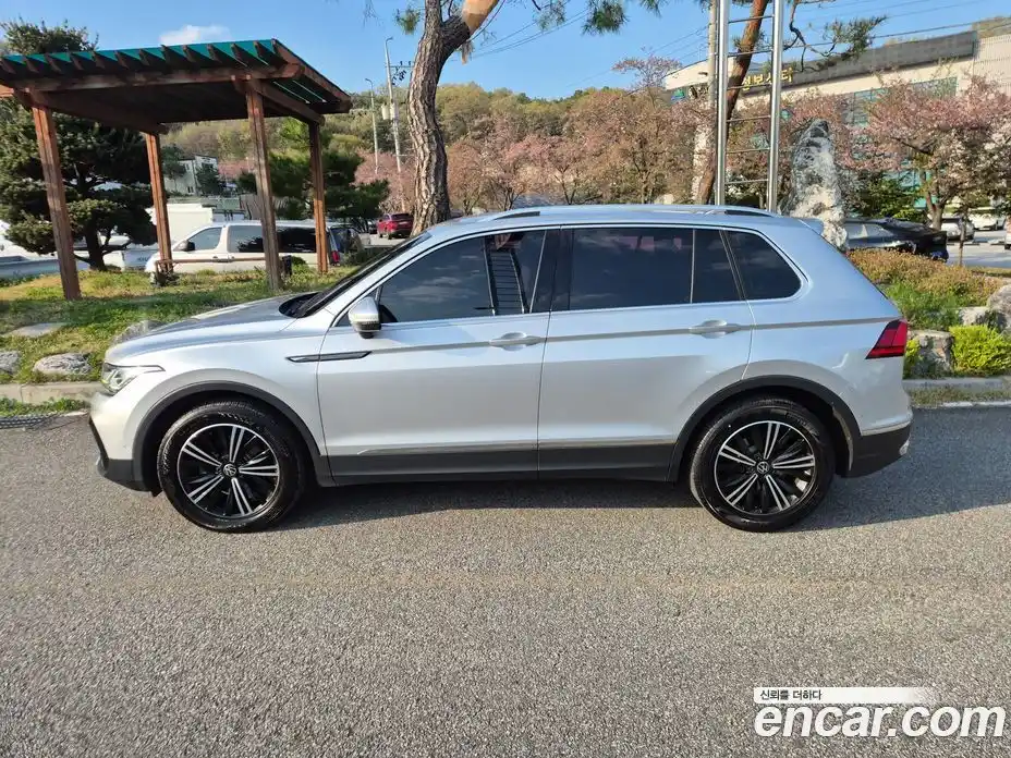 Volkswagen Tiguan 2022 2.0 гидро в Москве № 1623646, фото 3