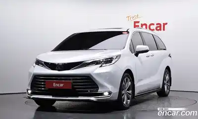 Toyota Sienna, 2024
