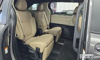 Toyota Sienna 2022 2.5 гидро в Москве № 1624378, миниатюра 12