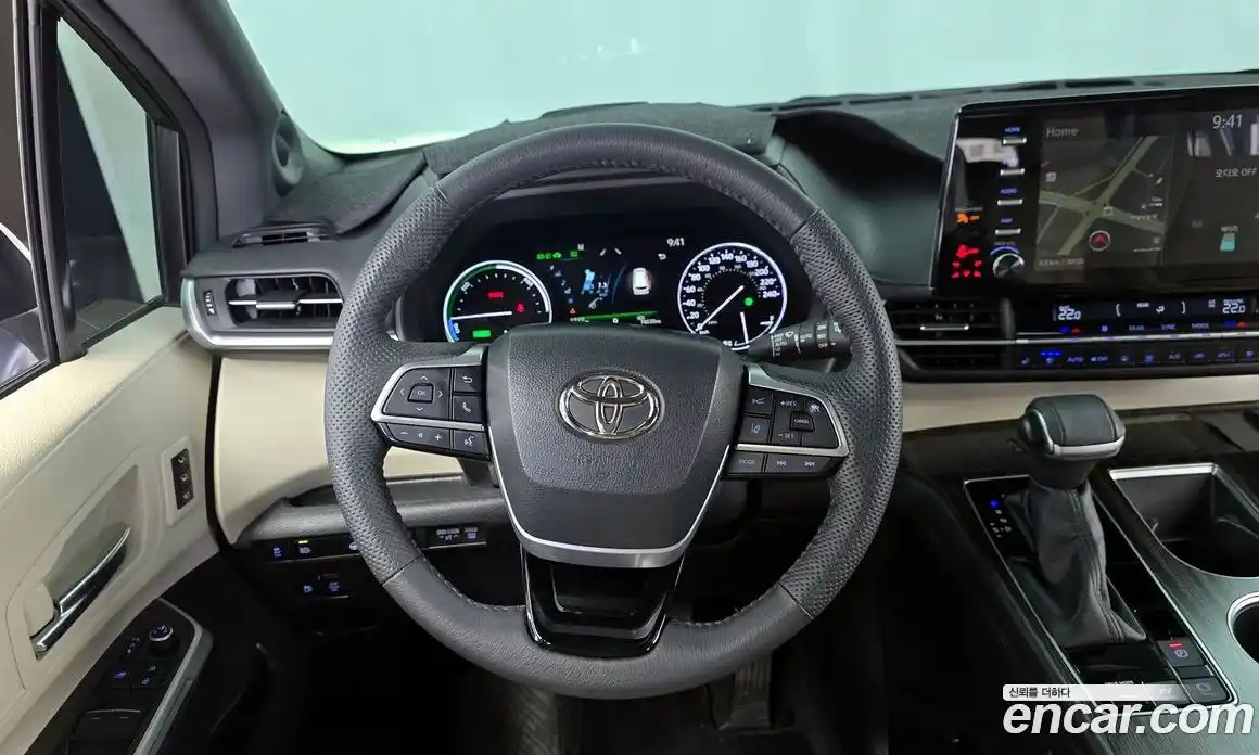 Toyota Sienna 2022 2.5 гидро в Москве № 1624378, фото 13