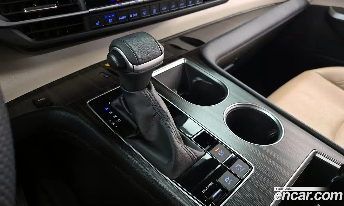 Toyota Sienna 2022 2.5 гидро в Москве № 1624378, фото 9