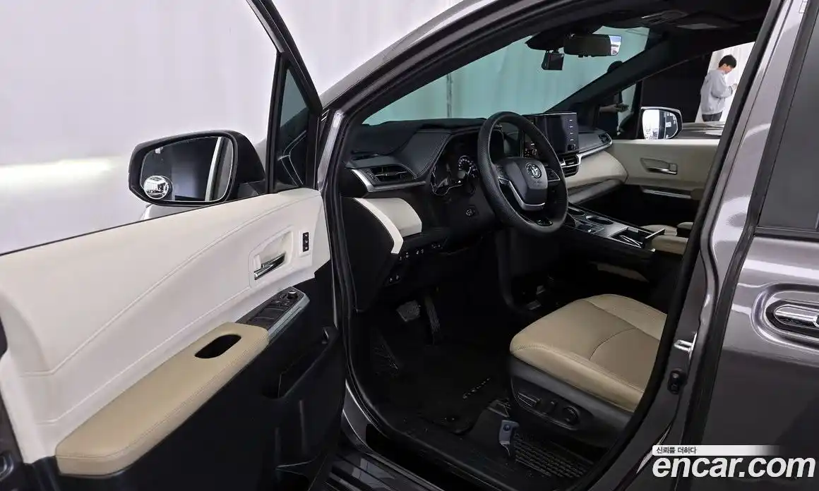 Toyota Sienna 2022 2.5 гидро в Москве № 1624378, фото 10