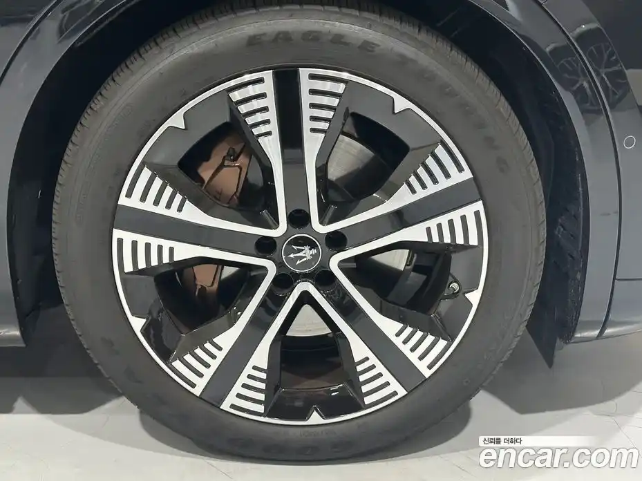 Maserati Grecale 2025 0.3 гидро в Москве № 1625463, фото 5