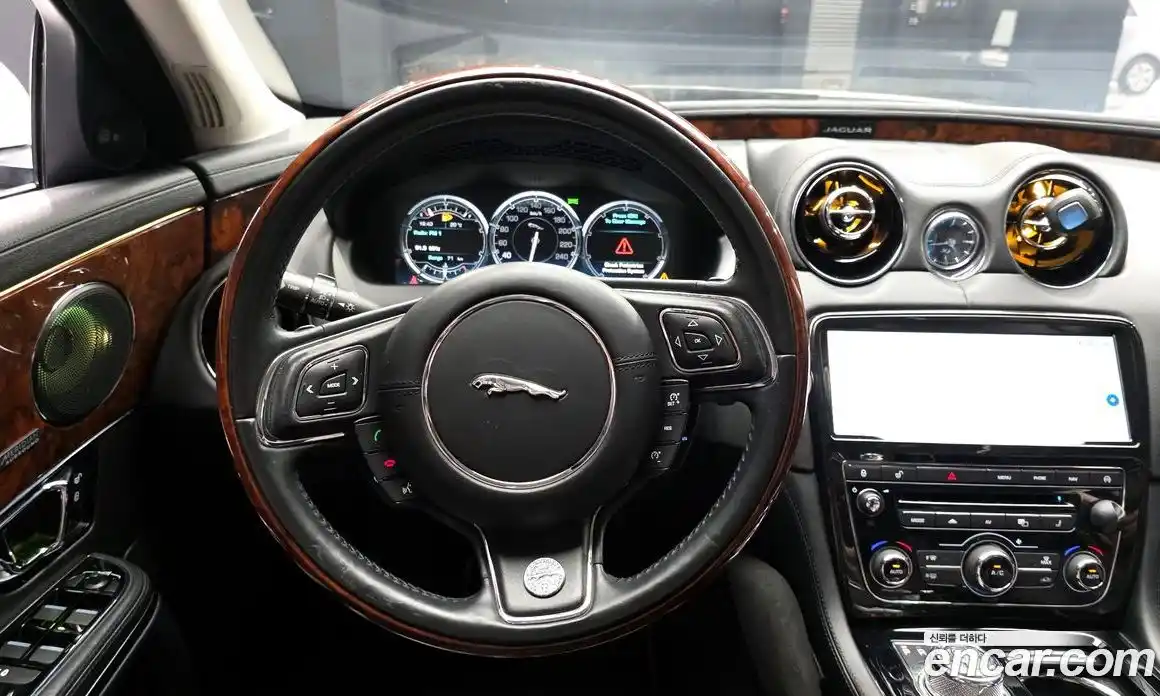 Jaguar XJ 2015 3.0 гидро в Москве № 1625514, фото 13