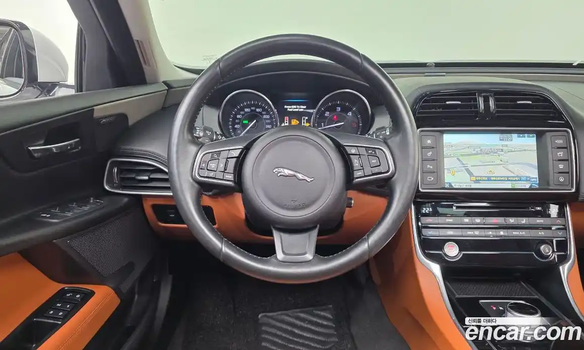 Jaguar XE 2015 2.0 гидро в Москве № 1625575, фото 13