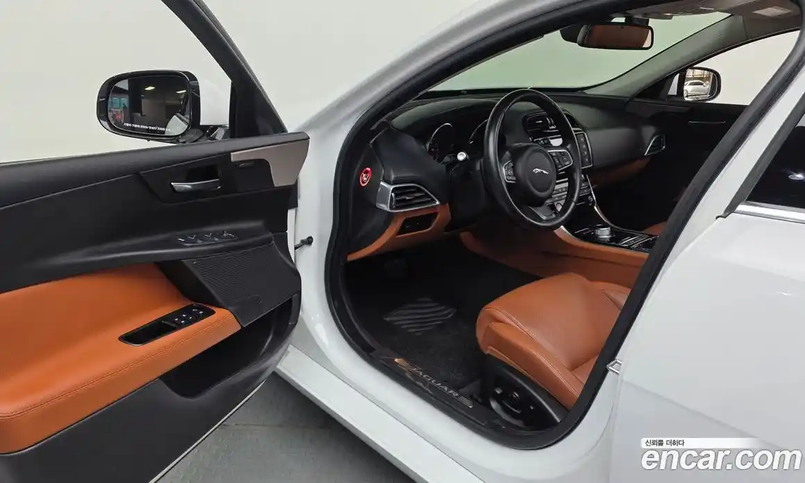 Jaguar XE 2015 2.0 гидро в Москве № 1625575, фото 10