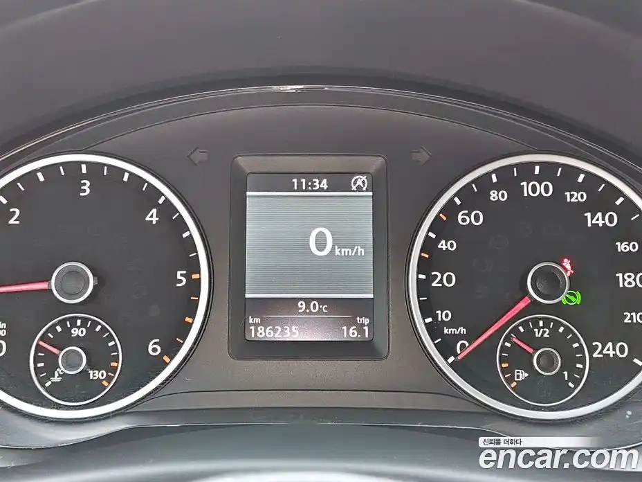Volkswagen Tiguan 2013 2.0 гидро в Москве № 199328, фото 8