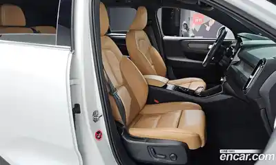Volvo XC40 2021 2.0 гидро в Москве № 212825, миниатюра 9