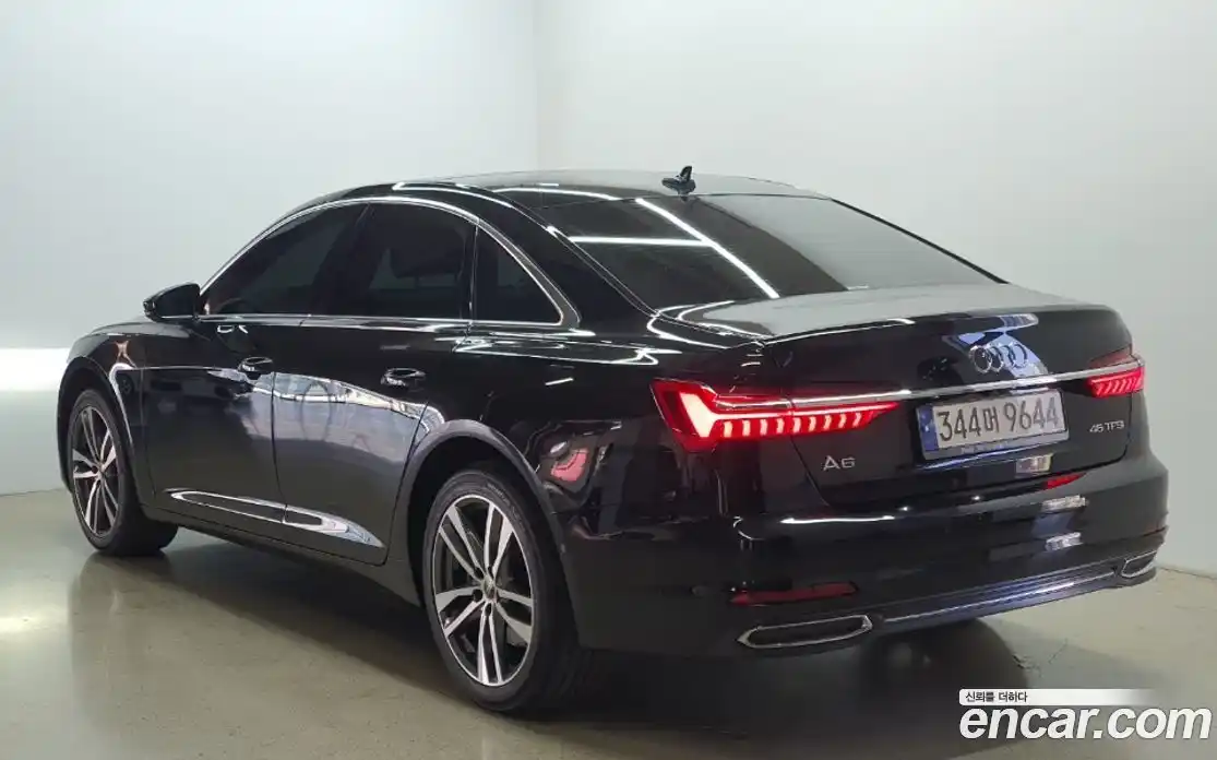 Audi A6 2023 2.0 гидро в Москве № 971231, фото 1